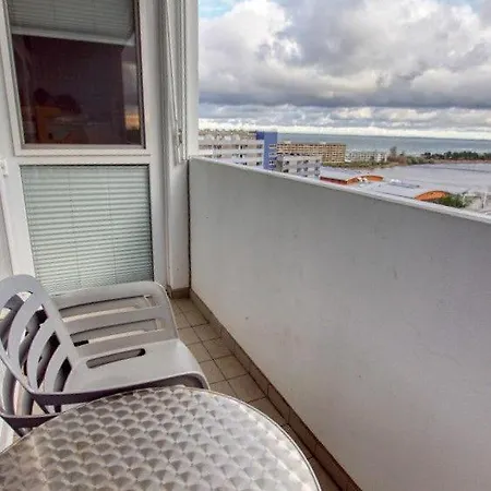 - Haus H, App 0h1110 *